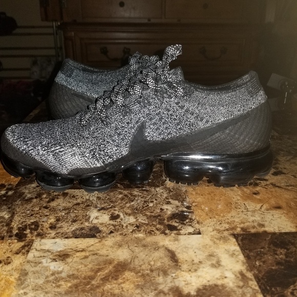💥 SOLD💥Nike air vapormax flyknit running shoes - Picture 7 of 7